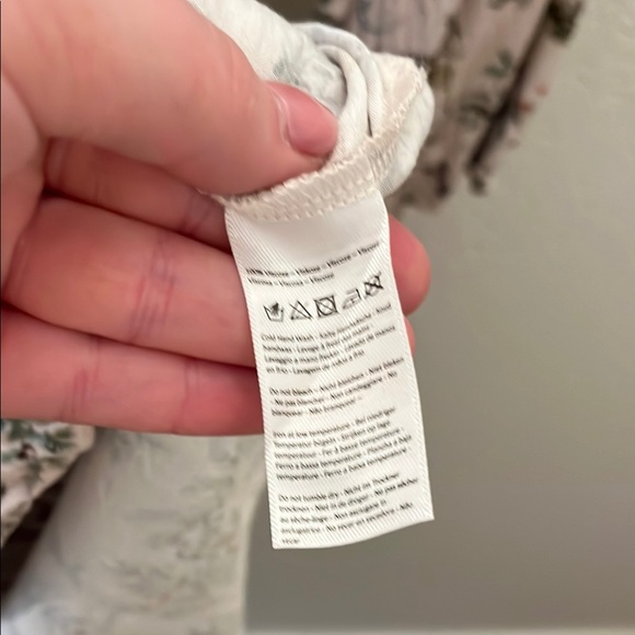 Fable England Robe - Picture 3 of 5